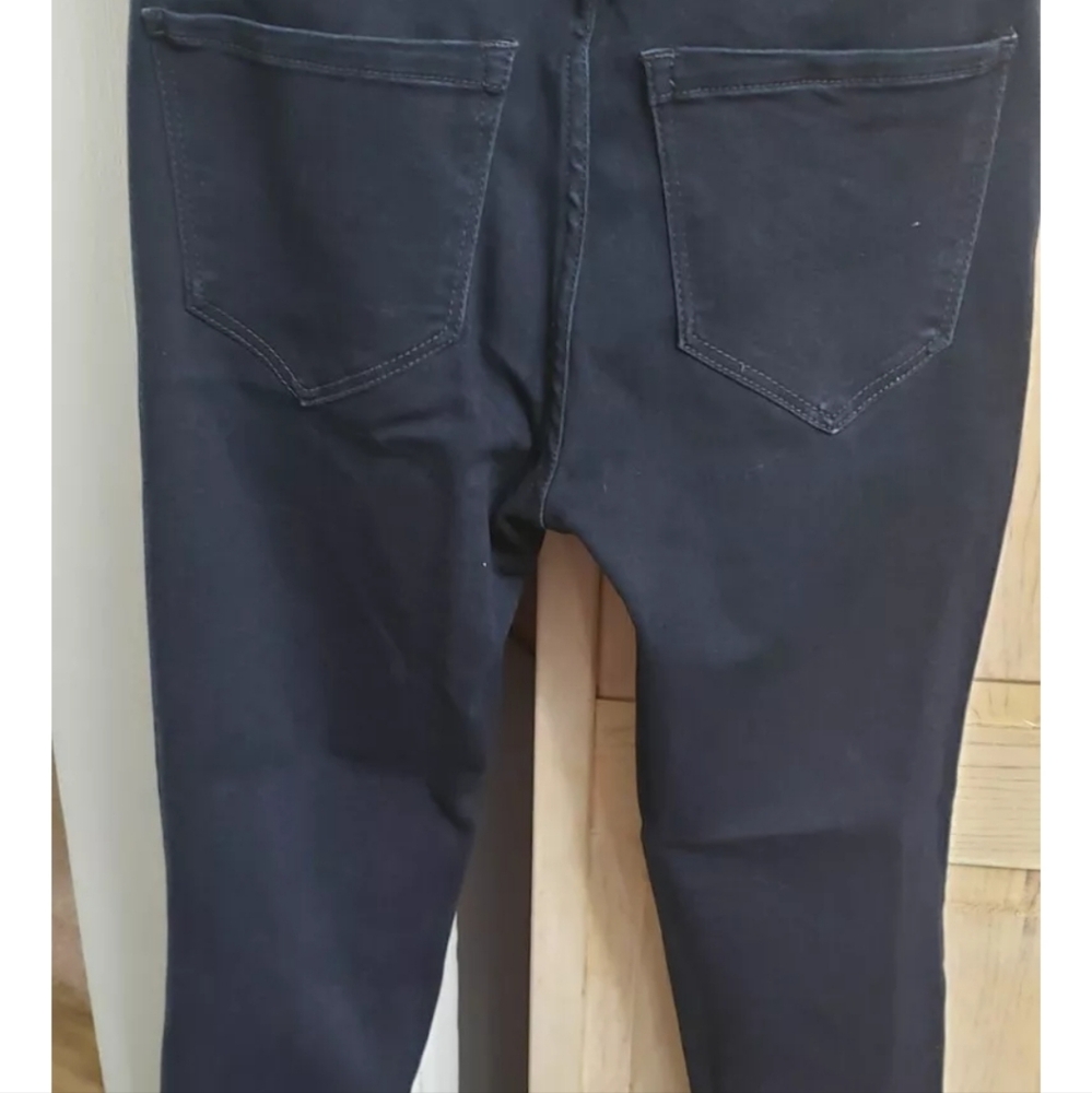 Nicole miller soho skinny size 4